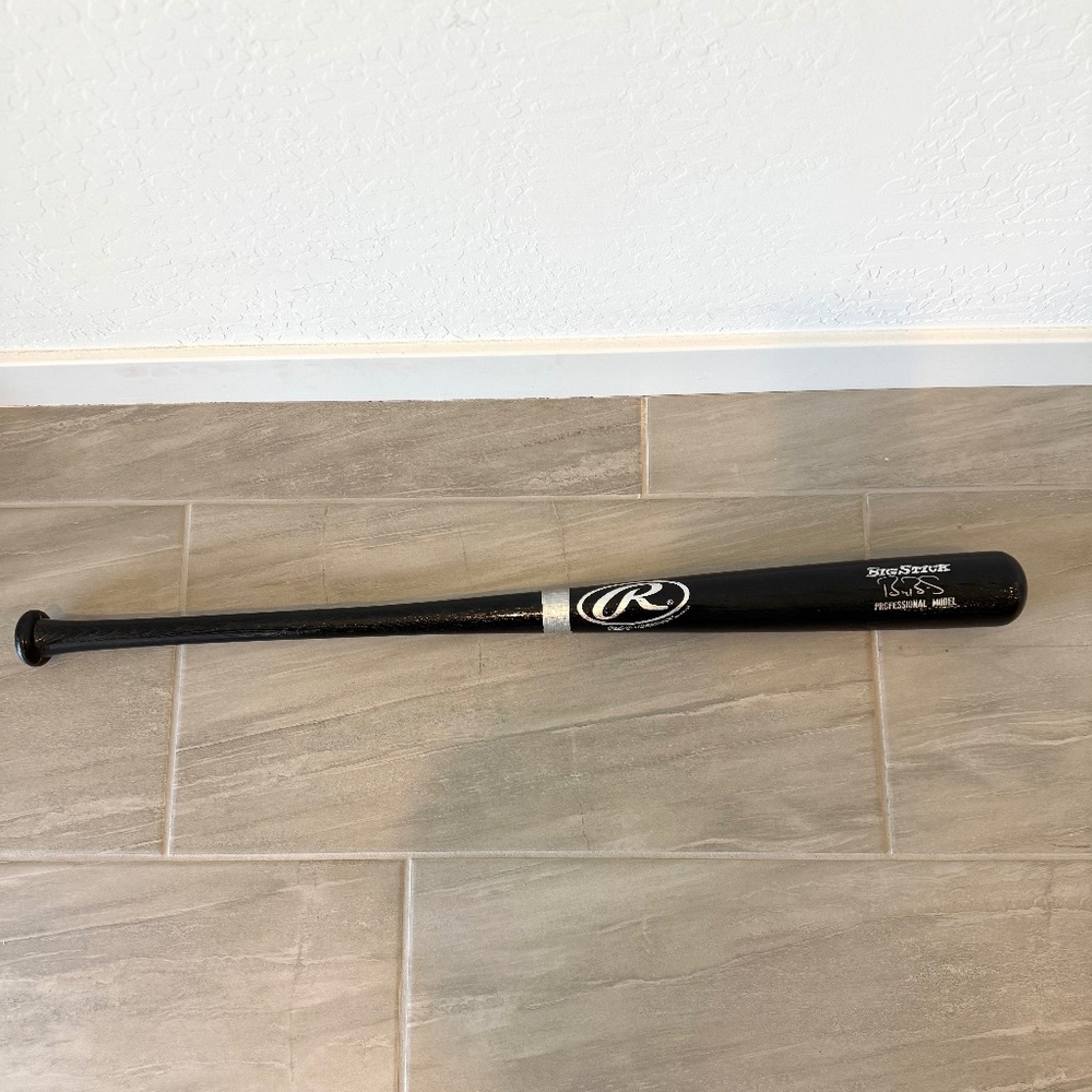 Autographed Barry Bonds Rawlings Big Stick Black Bat Professional Model W/COA